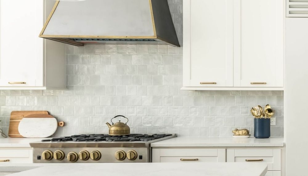 A Guide to Choose the Right Kitchen Tiles for Your Backsplash